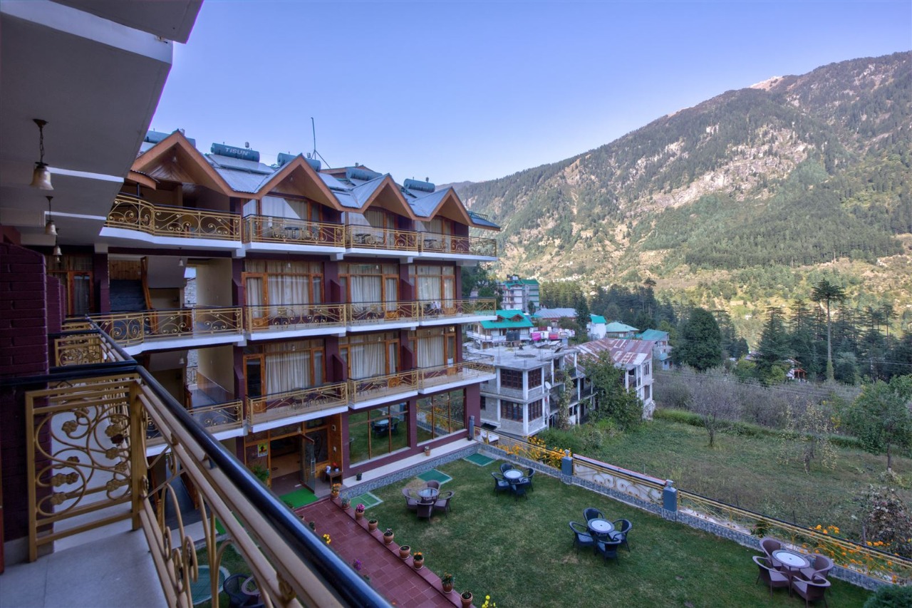 Snow peak retreat Manali